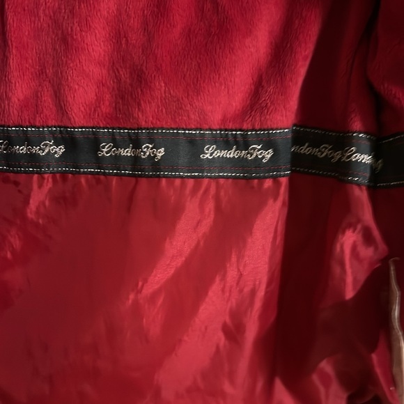 London Fog puffer coat for toddler girl. Size 4T - Picture 4 of 6